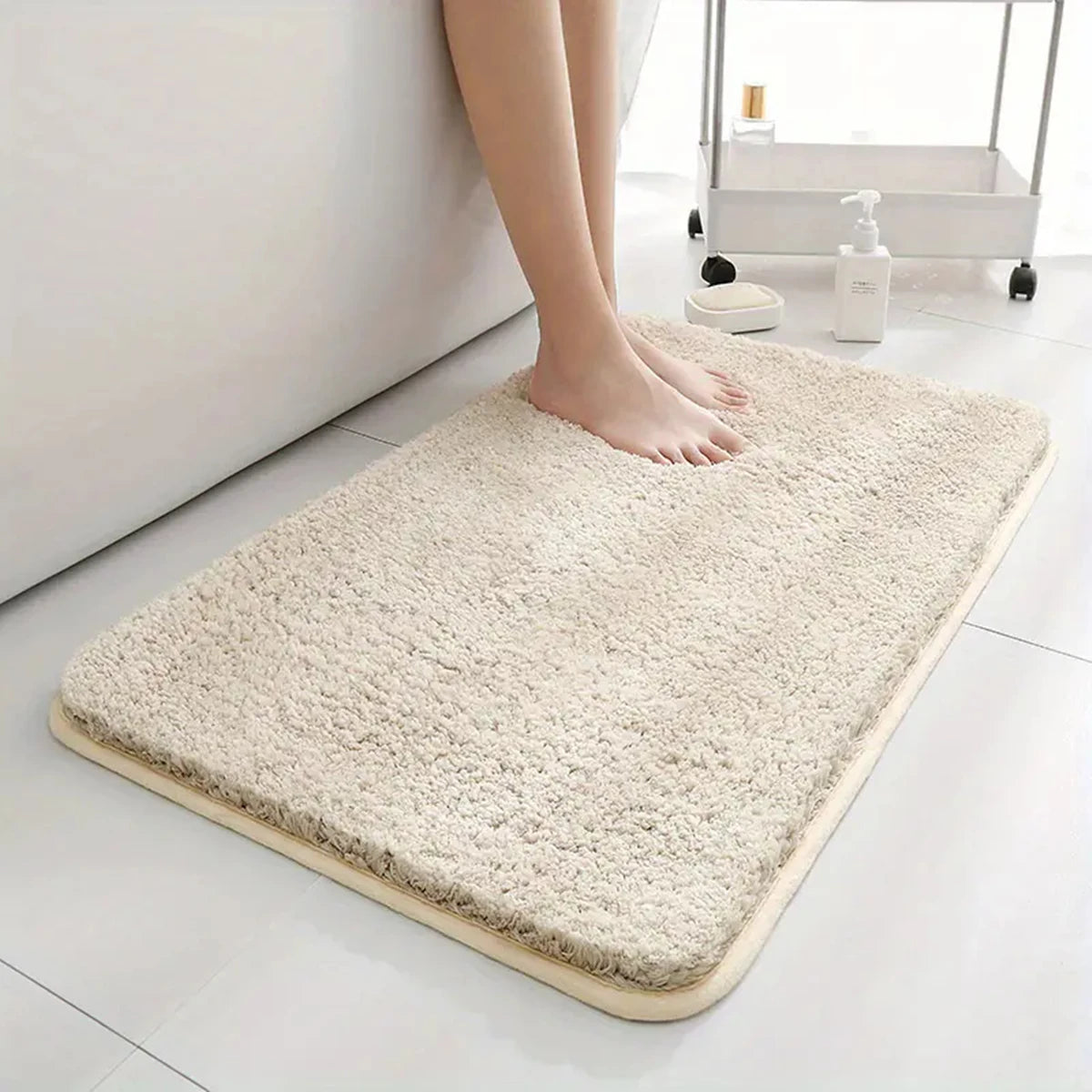 Anti-slip bathroom floor mat